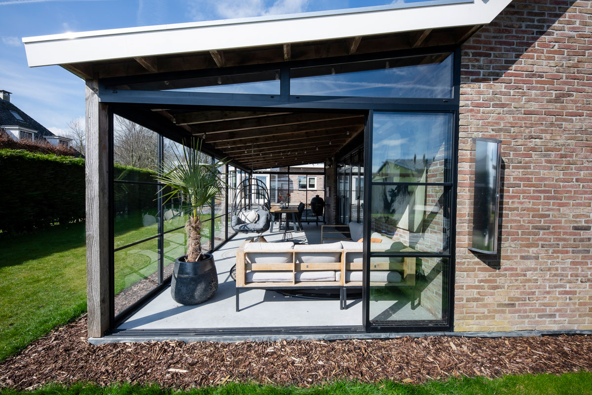 Steellook tuinkamer glaswand